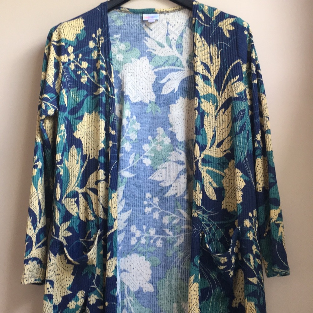 M LulaRoe floral Sarah